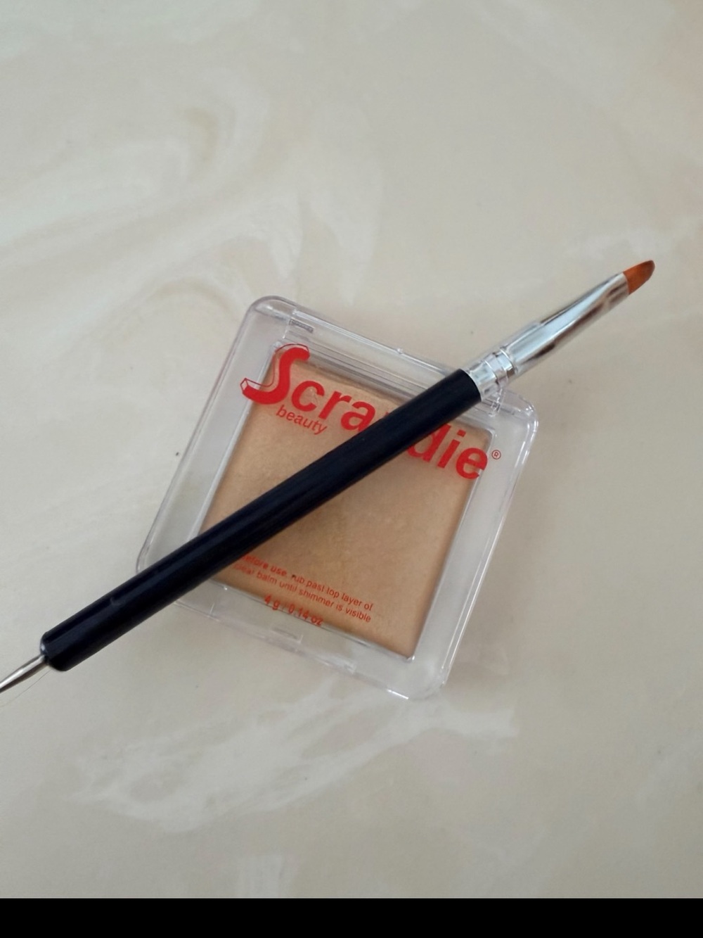Scrandie Beauty Highlighter Compact in Champagne + Brush